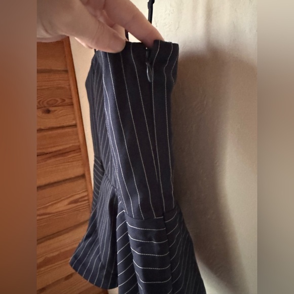 BCBG NewYork Navy Striped Peplum Spaghetti Stripe Top size 10 NWT - Picture 3 of 8